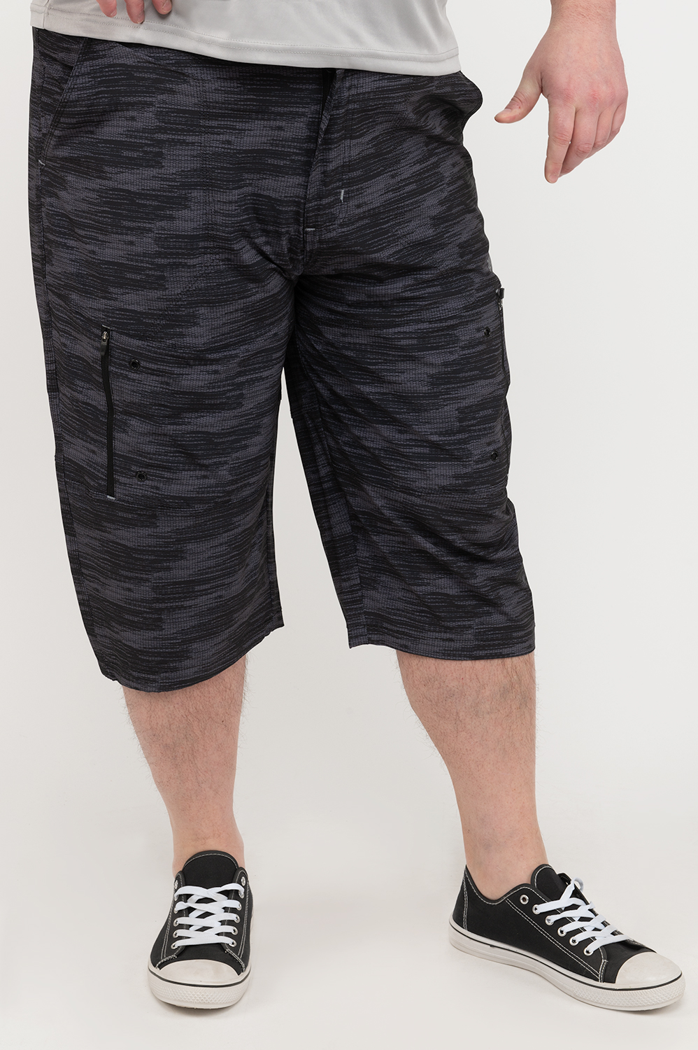 Capri shorts with zippered pockets - Heathered black - Plus Size. Colour:  black. Size: 42