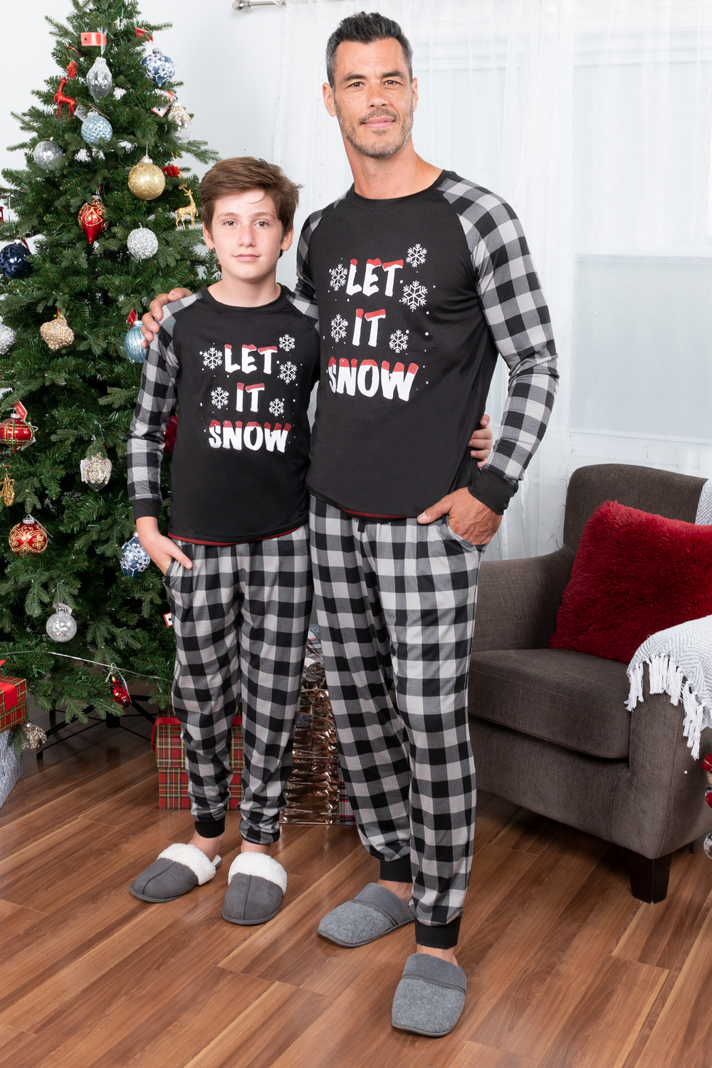 Daddy & Me matching PJ sets - Let It Snow. Colour: black. Size: l