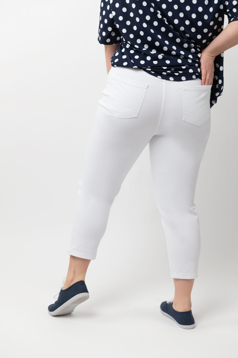 Suko Jeans - High waisted cropped jeans with tummy tucker - White